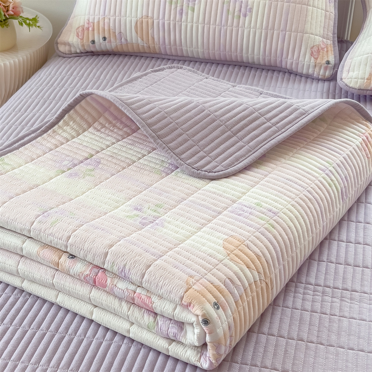 91家纺网 家纺一手货源 找家纺 雯豆家纺 2025新品皱皱双层纱床盖泡泡纱床罩保护套 毛球团团