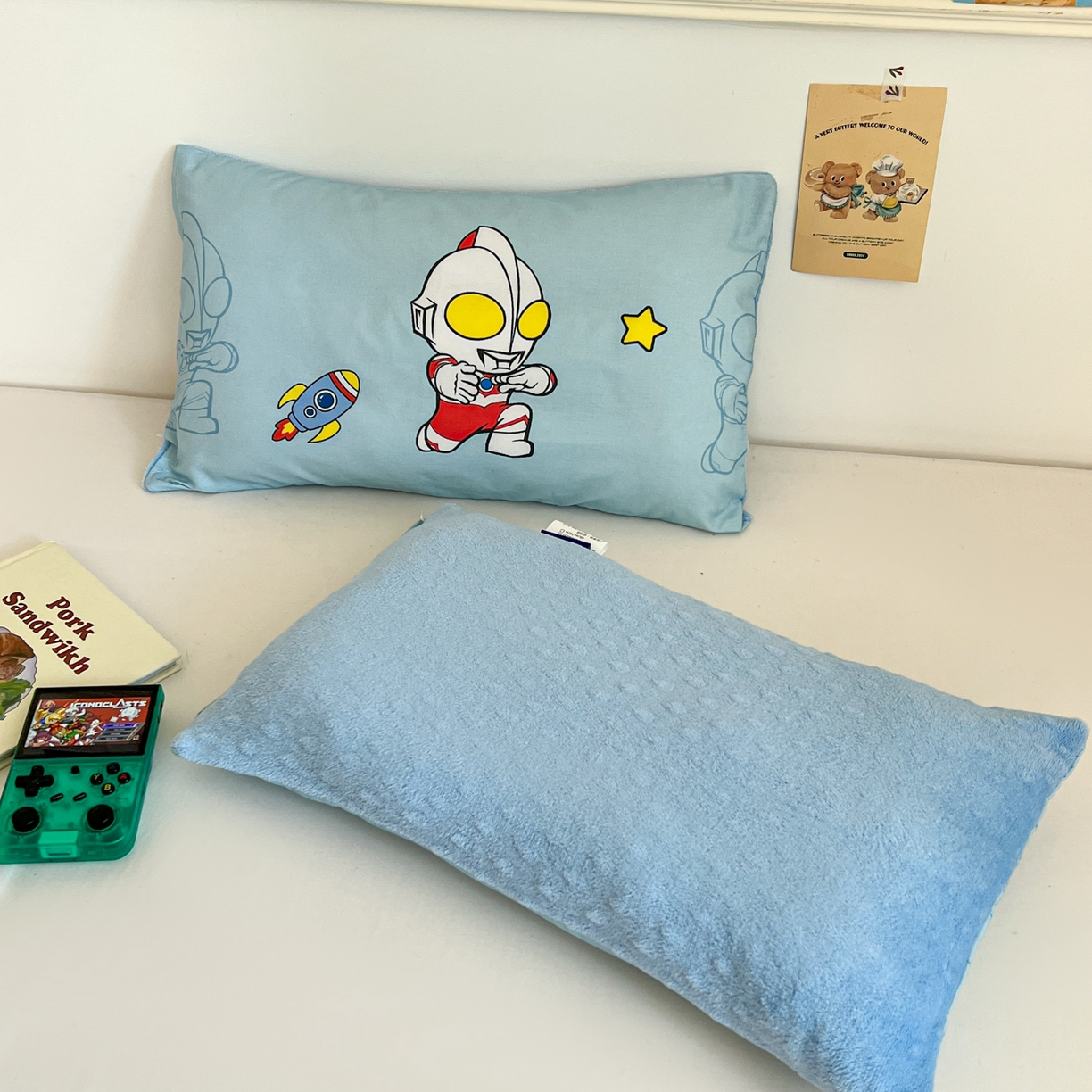 91家纺网 家纺一手货源 找家纺 孩子王家纺 2025新款A棉B绒全棉纯棉豆豆枕学生幼儿园系列 光之超人 30x50cm/只（带标）