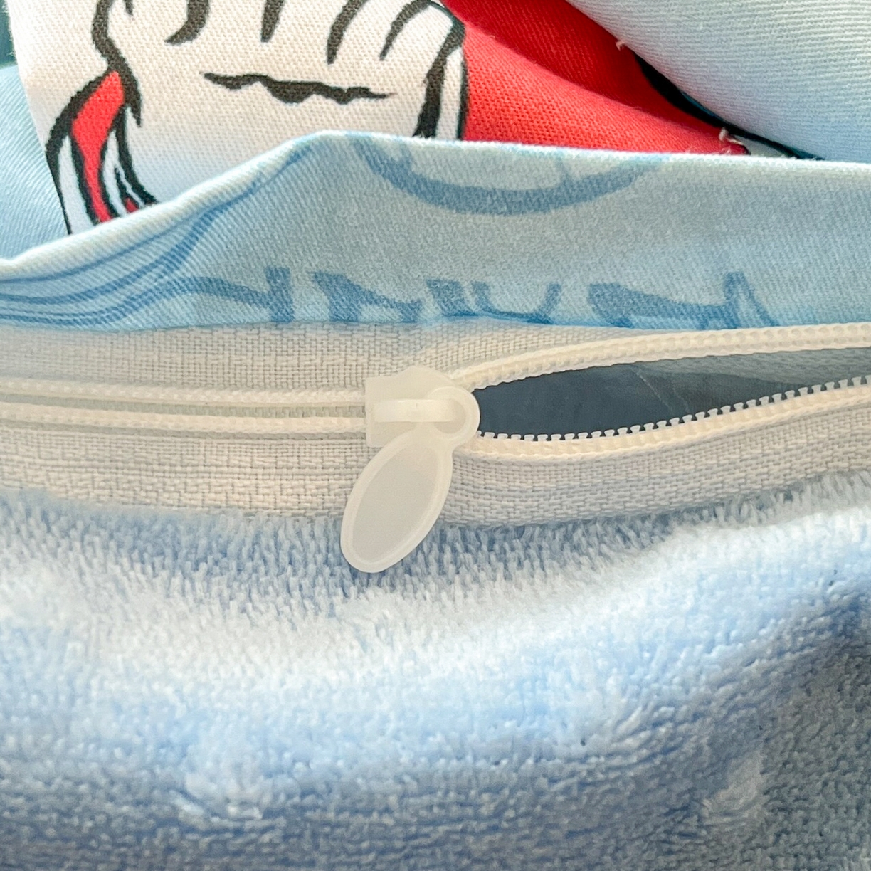 91家纺网 家纺一手货源 找家纺 孩子王家纺 2025新款A棉B绒全棉纯棉豆豆枕学生幼儿园系列 光之超人 30x50cm/只（带标）