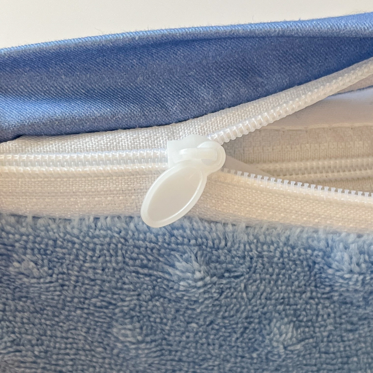 91家纺网 家纺一手货源 找家纺 孩子王家纺 2025新款A棉B绒全棉纯棉豆豆枕学生幼儿园系列 奥特打怪兽 30x50cm/只（带标）