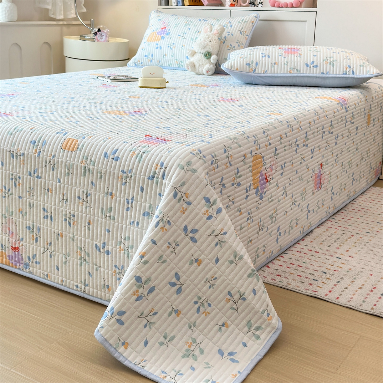 91家纺网 家纺一手货源 找家纺 雯豆家纺 2025新品皱皱双层纱床盖泡泡纱床罩保护套 小苍兰