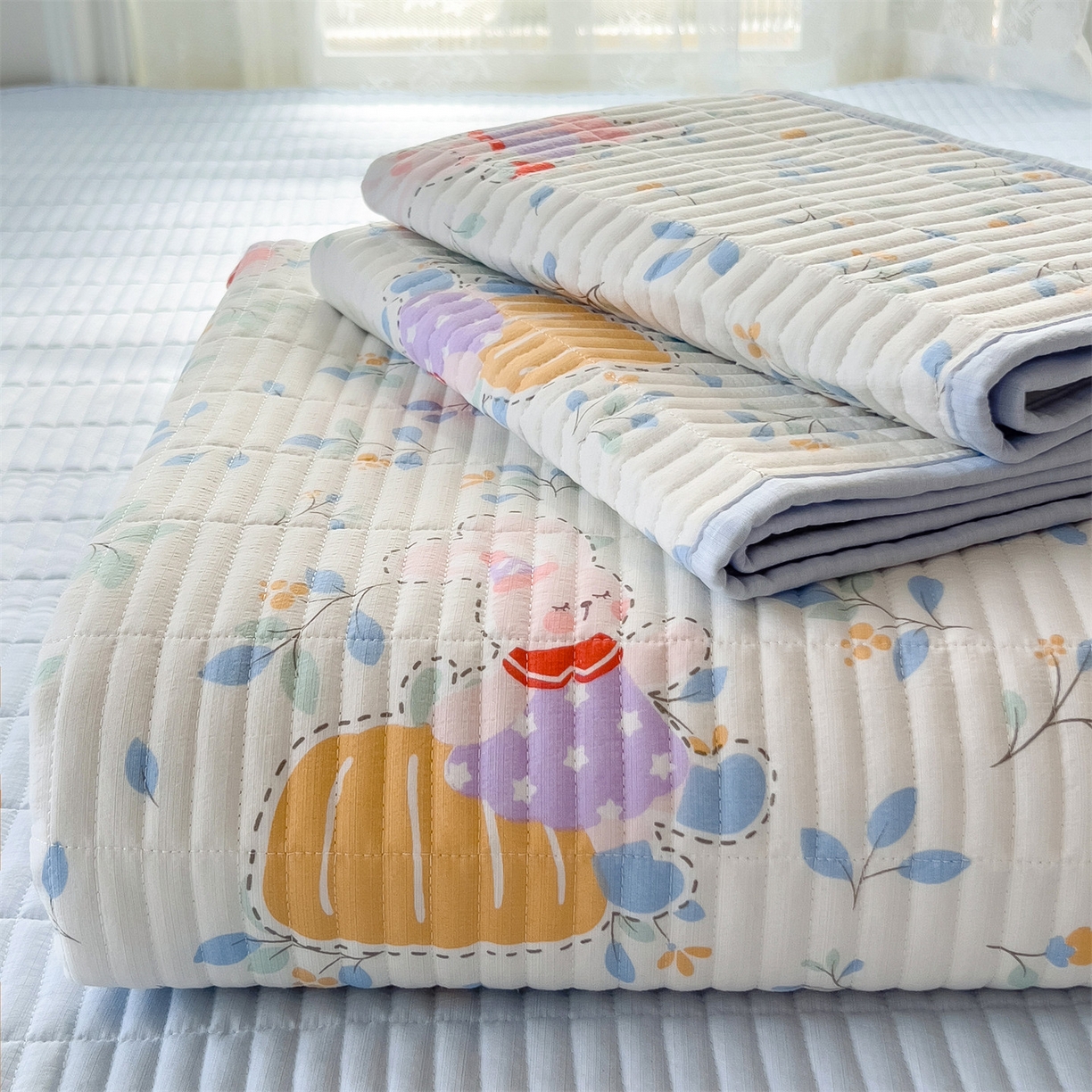 91家纺网 家纺一手货源 找家纺 雯豆家纺 2025新品皱皱双层纱床盖泡泡纱床罩保护套 小苍兰