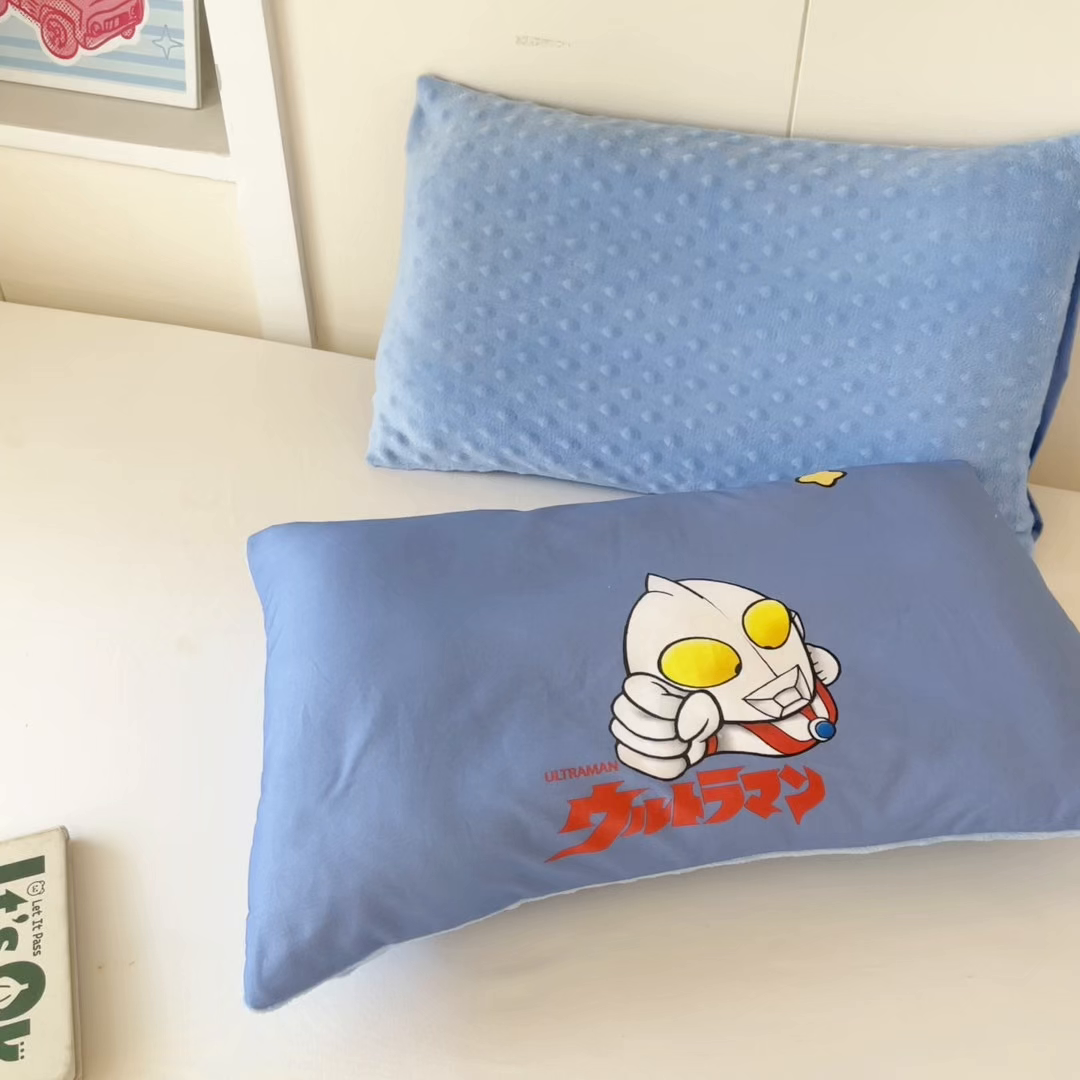 91家纺网 家纺一手货源 找家纺 孩子王家纺 2025新款A棉B绒全棉纯棉豆豆枕学生幼儿园系列 奥特打怪兽 30x50cm/只（带标）