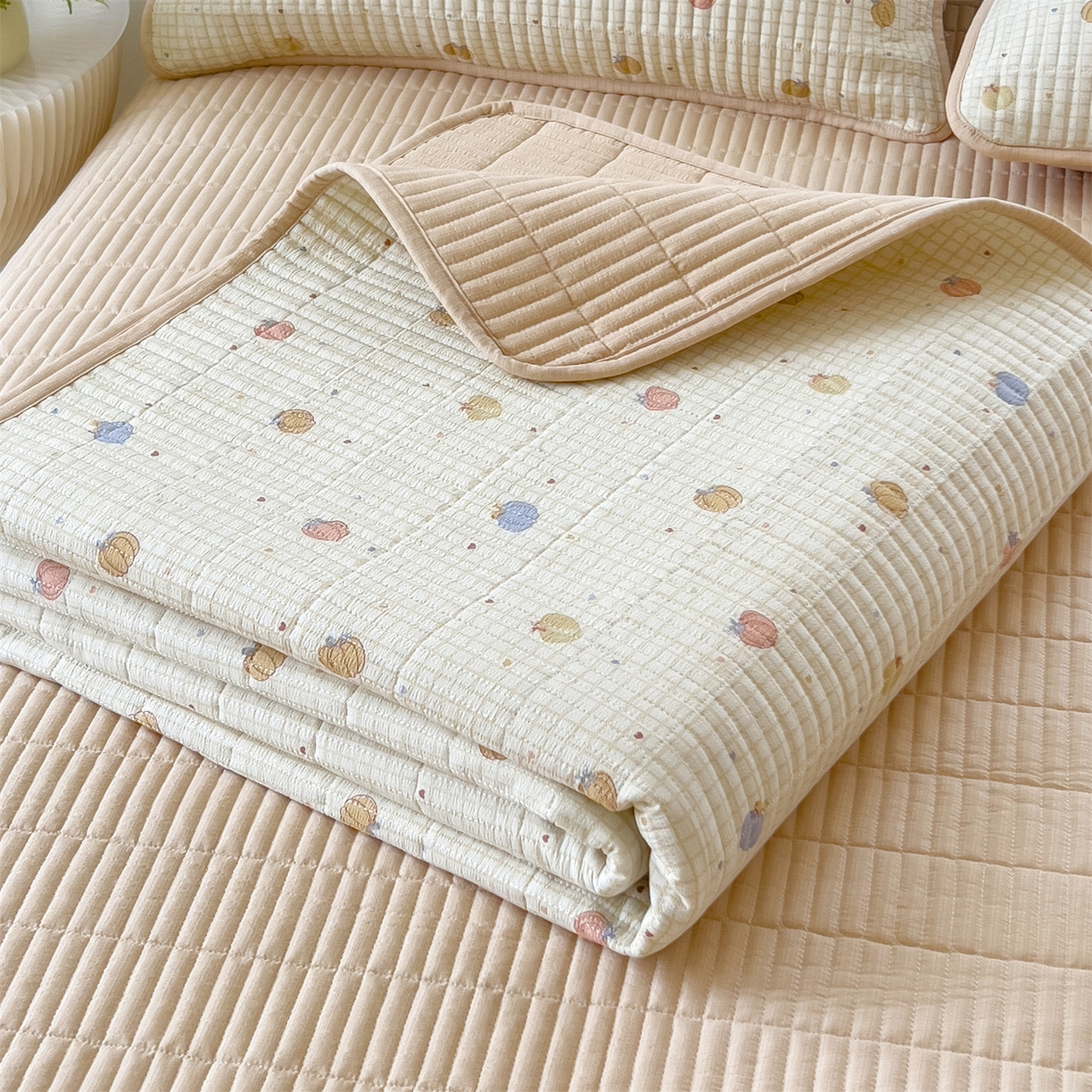 91家纺网 家纺一手货源 找家纺 雯豆家纺 2025新品皱皱双层纱床盖泡泡纱床罩保护套 小南瓜