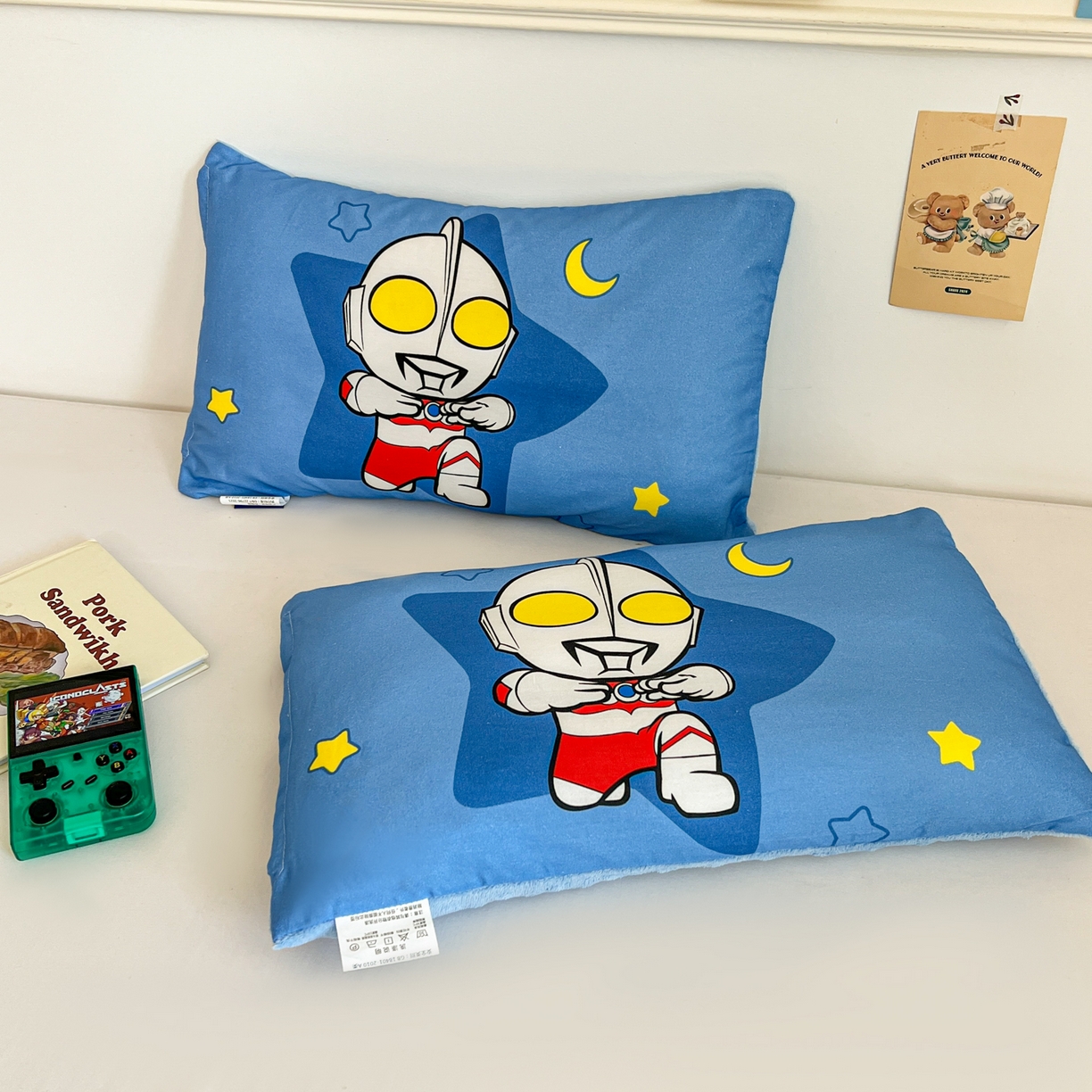 91家纺网 家纺一手货源 找家纺 孩子王家纺 2025新款A棉B绒全棉纯棉豆豆枕学生幼儿园系列 初代战士 30x50cm/只（带标）