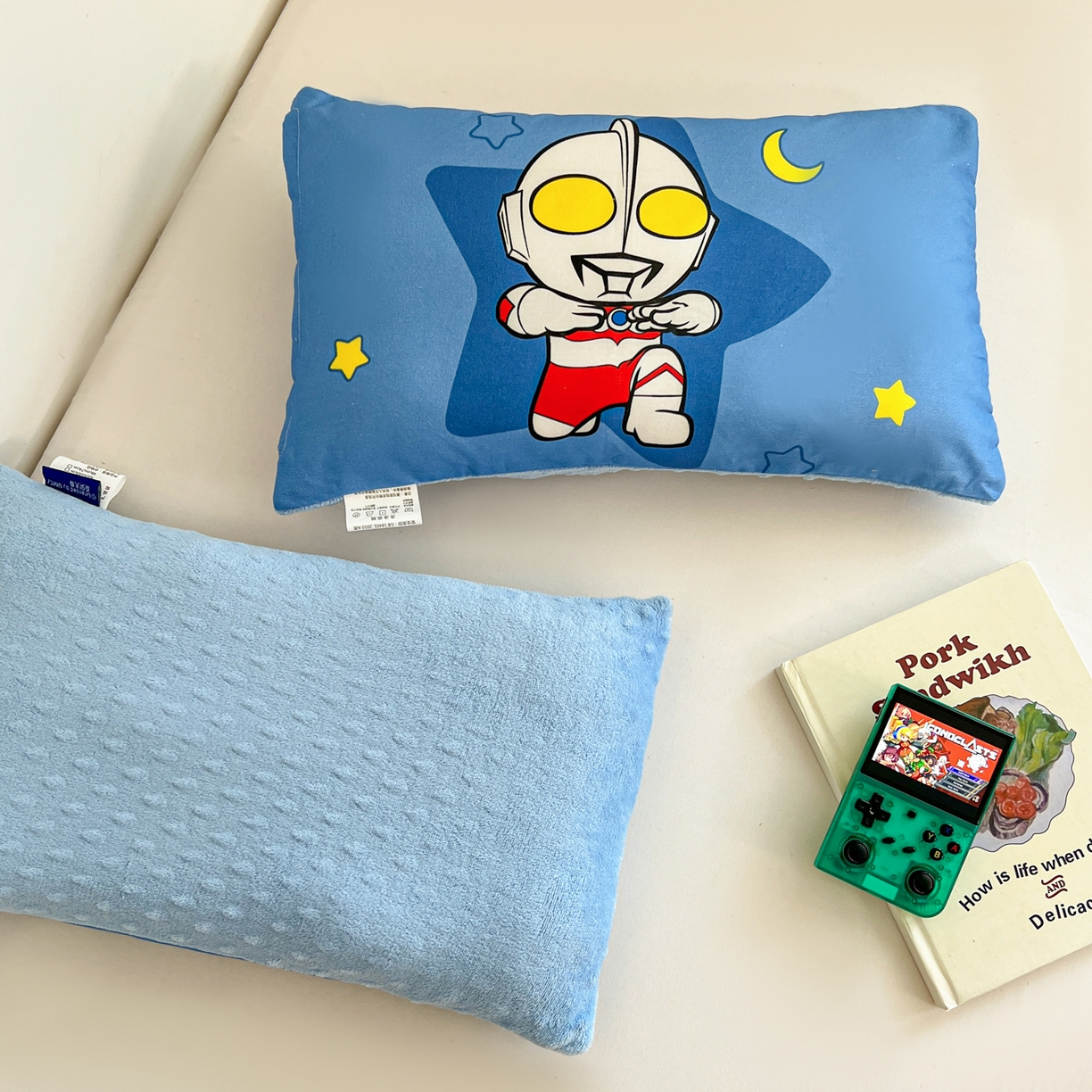 91家纺网 家纺一手货源 找家纺 孩子王家纺 2025新款A棉B绒全棉纯棉豆豆枕学生幼儿园系列 初代战士 30x50cm/只（带标）