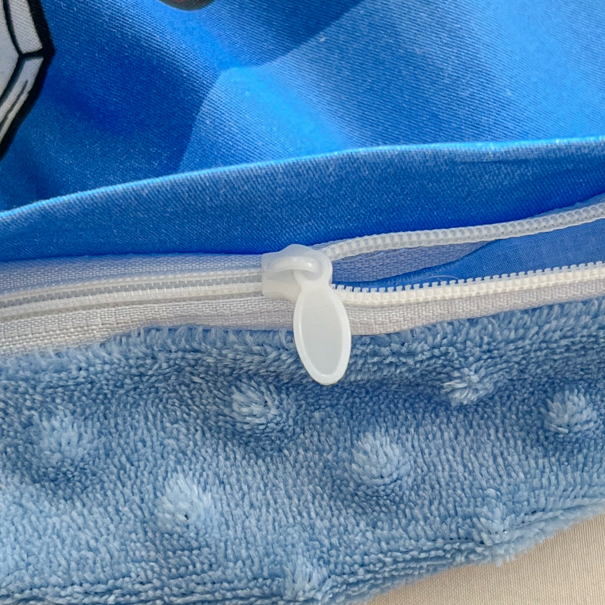 91家纺网 家纺一手货源 找家纺 孩子王家纺 2025新款A棉B绒全棉纯棉豆豆枕学生幼儿园系列 初代战士 30x50cm/只（带标）