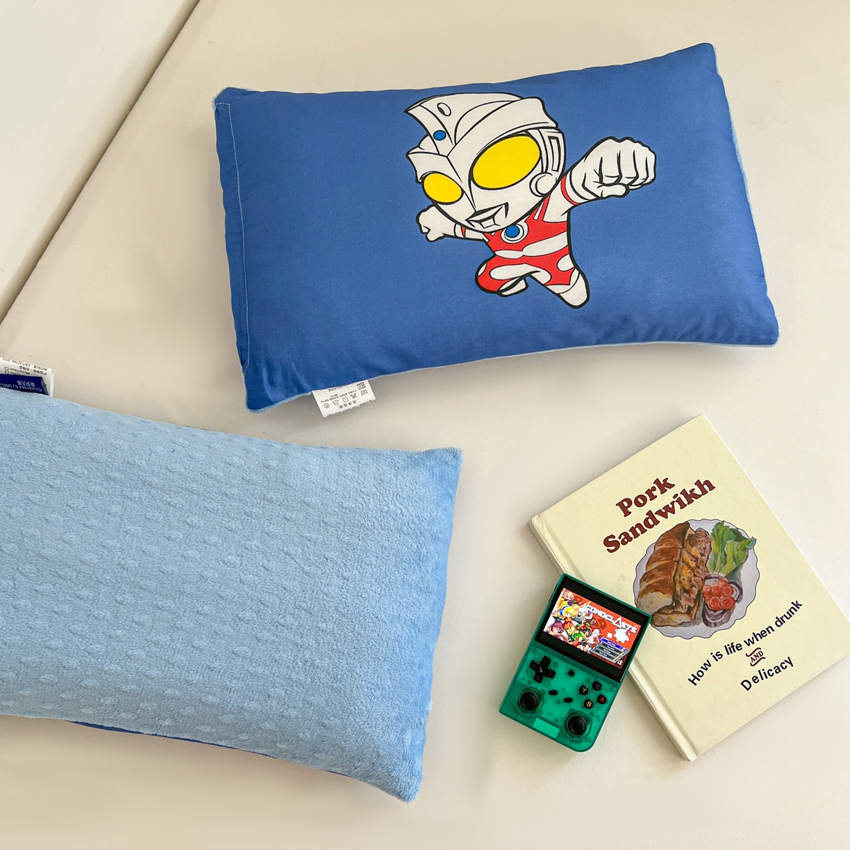 91家纺网 家纺一手货源 找家纺 孩子王家纺 2025新款A棉B绒全棉纯棉豆豆枕学生幼儿园系列 极限艾斯 30x50cm/只（带标）