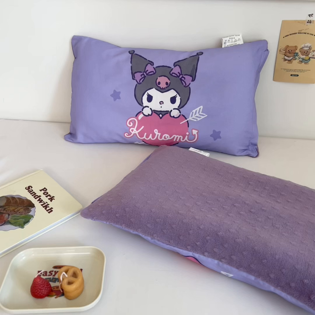 91家纺网 家纺一手货源 找家纺 孩子王家纺 2025新款A棉B绒全棉纯棉豆豆枕学生幼儿园系列 丘比特库洛米 30x50cm/只（带标）