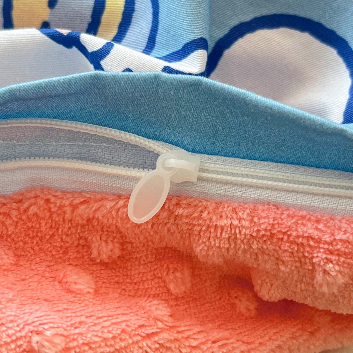 91家纺网 家纺一手货源 找家纺 孩子王家纺 2025新款A棉B绒全棉纯棉豆豆枕学生幼儿园系列 闪亮玉桂狗 30x50cm/只（带标）