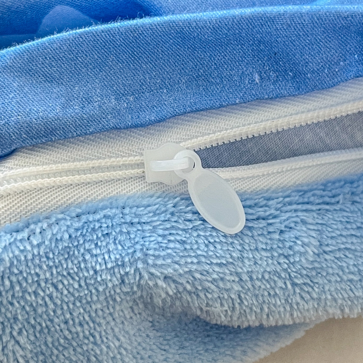 91家纺网 家纺一手货源 找家纺 孩子王家纺 2025新款A棉B绒全棉纯棉豆豆枕学生幼儿园系列 咸蛋超人 30x50cm/只（带标）