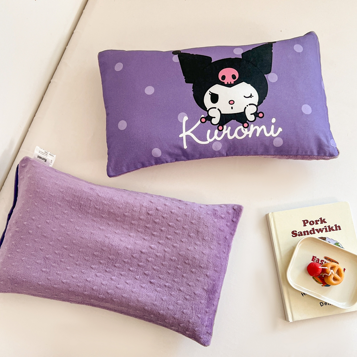 91家纺网 家纺一手货源 找家纺 孩子王家纺 2025新款A棉B绒全棉纯棉豆豆枕学生幼儿园系列 圆点库洛米 30x50cm/只（带标）