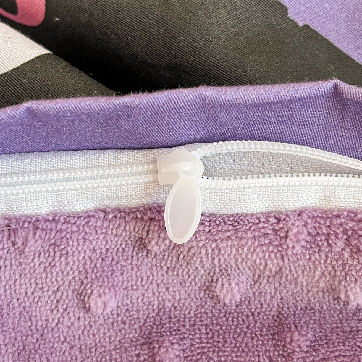 91家纺网 家纺一手货源 找家纺 孩子王家纺 2025新款A棉B绒全棉纯棉豆豆枕学生幼儿园系列 圆点库洛米 30x50cm/只（带标）