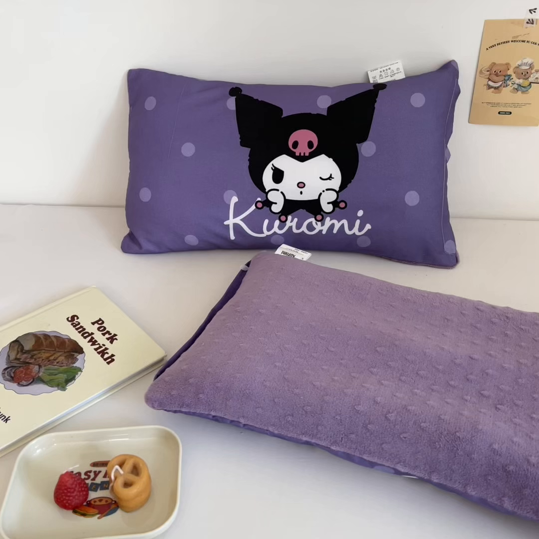 91家纺网 家纺一手货源 找家纺 孩子王家纺 2025新款A棉B绒全棉纯棉豆豆枕学生幼儿园系列 圆点库洛米 30x50cm/只（带标）