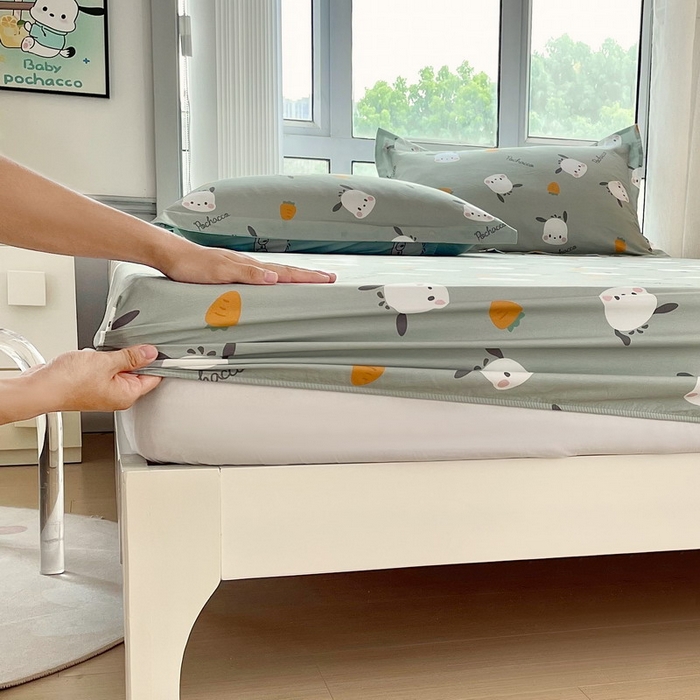 91家纺网 家纺一手货源 找家纺 蘭菲家纺 2025新款三丽鸥系列全棉印花单品床笠 小金豆-绿