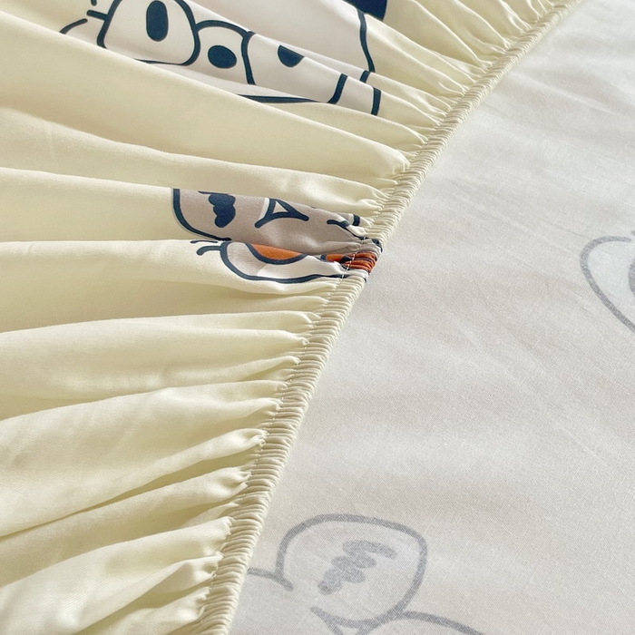 91家纺网 家纺一手货源 找家纺 蘭菲家纺 2025新款三丽鸥系列全棉印花单品床笠 眼镜狗-米