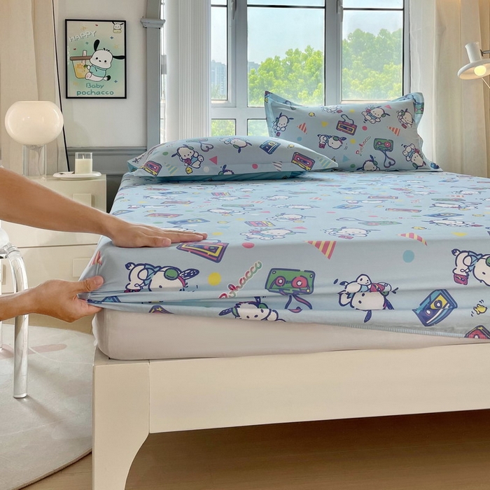 91家纺网 家纺一手货源 找家纺 蘭菲家纺 2025新款三丽鸥系列全棉印花单品床笠 演唱会-蓝