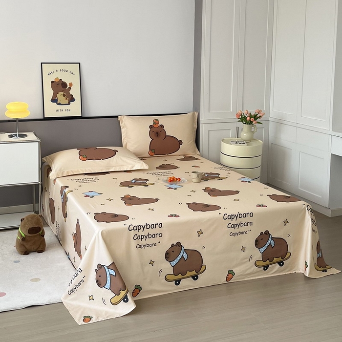 91家纺网 家纺一手货源 找家纺 蘭菲家纺 2025新款学生季卡皮巴拉系列全棉印花单品床单 爱滑板