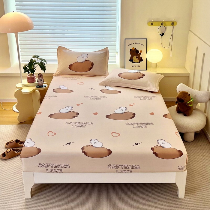 91家纺网 家纺一手货源 找家纺 蘭菲家纺 2025新款学生季卡皮巴拉系列全棉印花单品床笠 陪伴拉