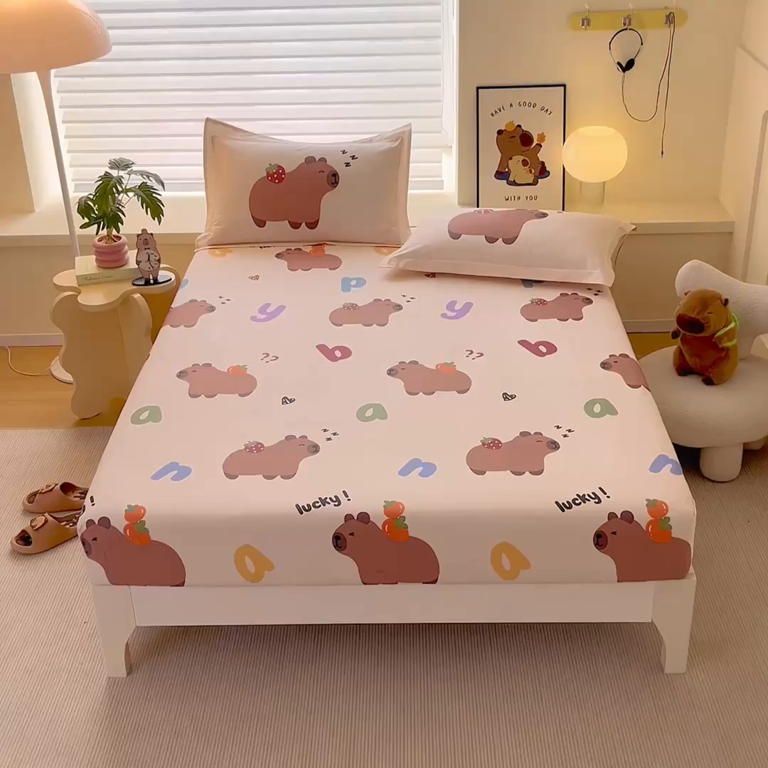 91家纺网 家纺一手货源 找家纺 蘭菲家纺 2025新款学生季卡皮巴拉系列全棉印花单品床笠 皮小萌