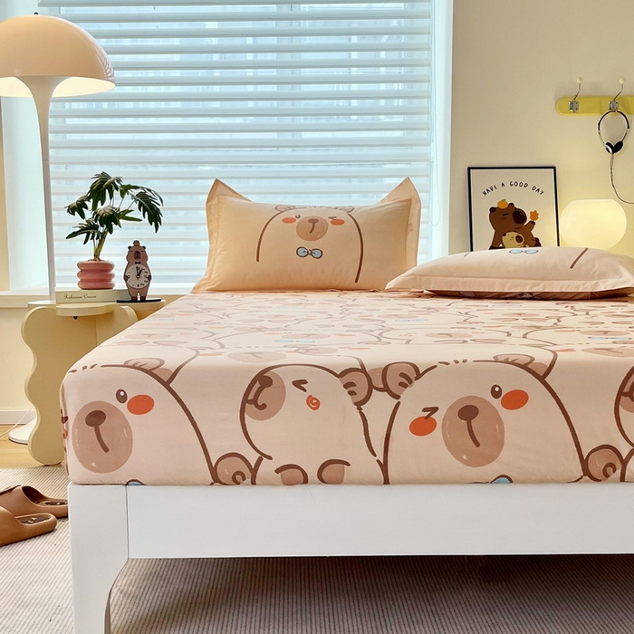 91家纺网 家纺一手货源 找家纺 蘭菲家纺 2025新款学生季卡皮巴拉系列全棉印花单品床笠 小卡