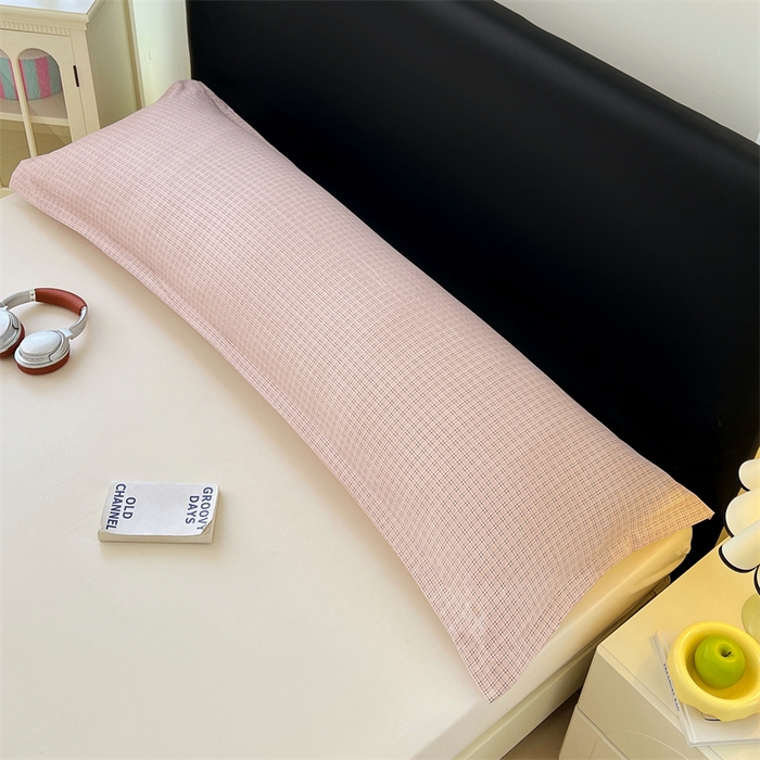 91家纺网 家纺一手货源 找家纺 梦舒羽 2025新款双层纱纯色格子枕套宿舍双人情侣1.8m枕芯套1.5米内胆套 莱茵粉格