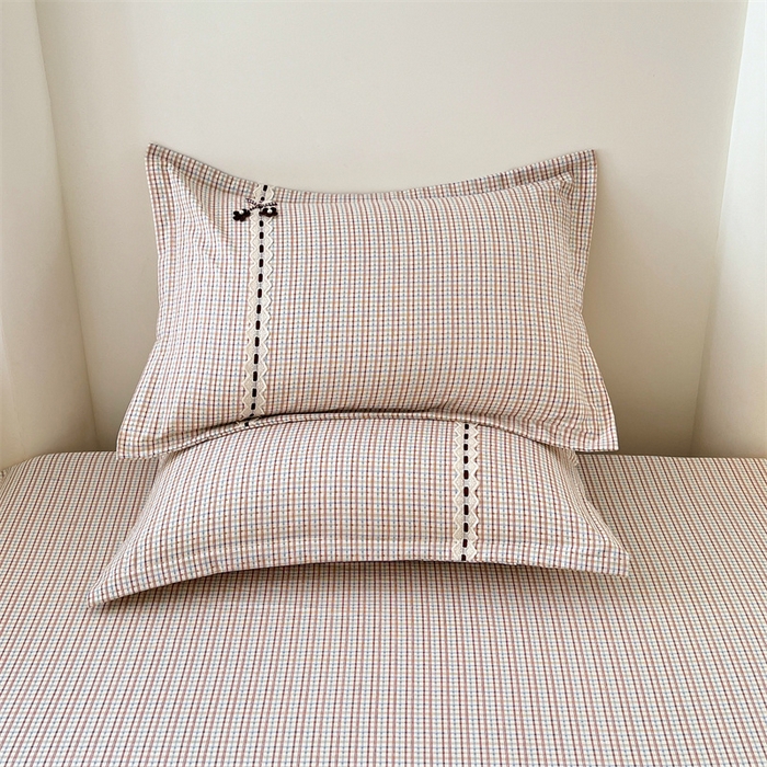 91家纺网 家纺一手货源 找家纺 梦舒羽 2025新款双层纱蕾丝花边格子枕套宿舍单人枕芯套内胆套一对装 魅力蓝咖