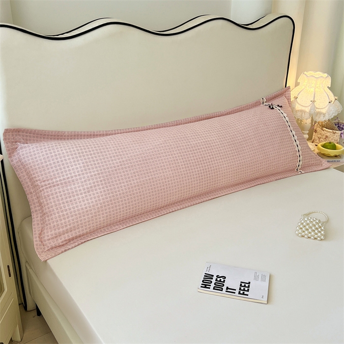 91家纺网 家纺一手货源 找家纺 梦舒羽 2025新款双层纱蕾丝花边格子枕套宿舍双人情侣1.8m枕芯套1.5米内胆套 莱茵粉格