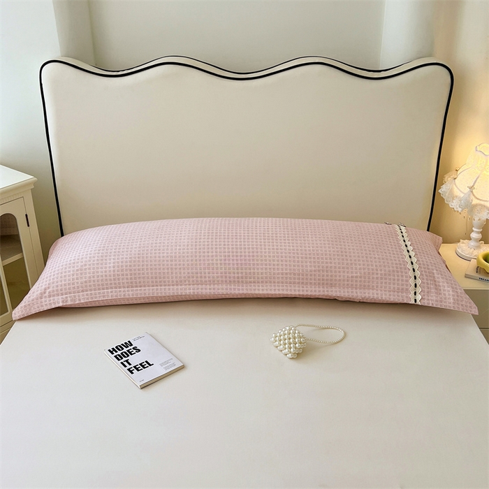 91家纺网 家纺一手货源 找家纺 梦舒羽 2025新款双层纱蕾丝花边格子枕套宿舍双人情侣1.8m枕芯套1.5米内胆套 莱茵粉格