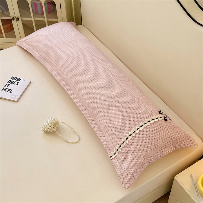91家纺网 家纺一手货源 找家纺 梦舒羽 2025新款双层纱蕾丝花边格子枕套宿舍双人情侣1.8m枕芯套1.5米内胆套 莱茵粉格