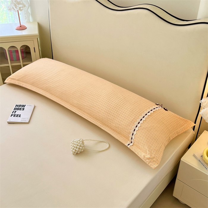 91家纺网 家纺一手货源 找家纺 梦舒羽 2025新款双层纱蕾丝花边格子枕套宿舍双人情侣1.8m枕芯套1.5米内胆套 秋田黄格