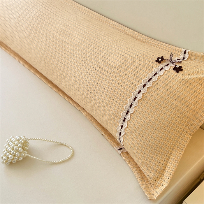 91家纺网 家纺一手货源 找家纺 梦舒羽 2025新款双层纱蕾丝花边格子枕套宿舍双人情侣1.8m枕芯套1.5米内胆套 秋田黄格