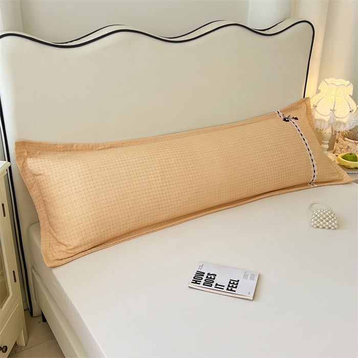 91家纺网 家纺一手货源 找家纺 梦舒羽 2025新款双层纱蕾丝花边格子枕套宿舍双人情侣1.8m枕芯套1.5米内胆套 秋田黄格