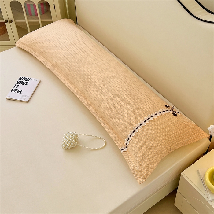 91家纺网 家纺一手货源 找家纺 梦舒羽 2025新款双层纱蕾丝花边格子枕套宿舍双人情侣1.8m枕芯套1.5米内胆套 秋田黄格