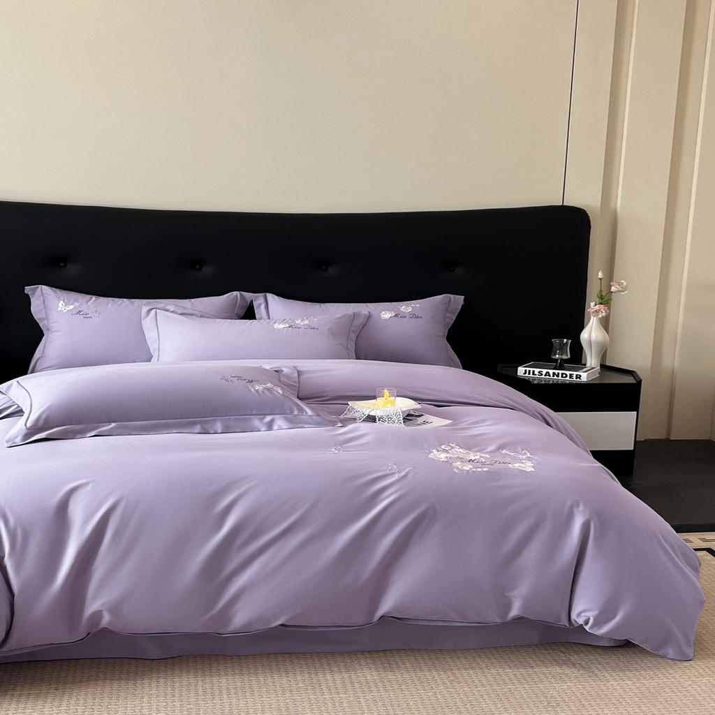 91家纺网 家纺一手货源 找家纺 禾时2025新款全棉磨毛刺绣四件套-香榭丽 雪青