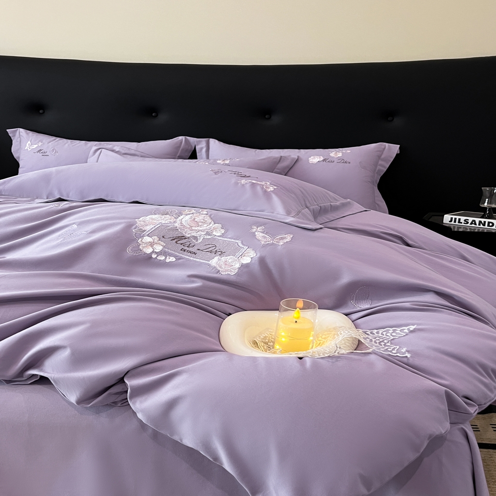 91家纺网 家纺一手货源 找家纺 禾时2025新款全棉磨毛刺绣四件套-香榭丽 雪青