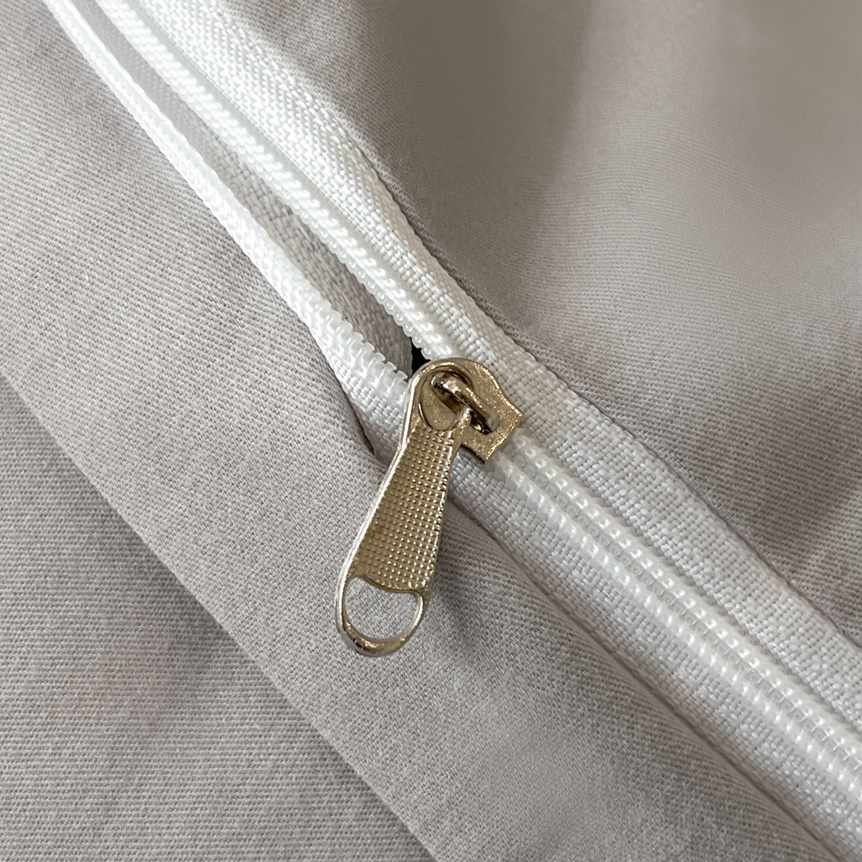 91家纺网 家纺一手货源 找家纺 禾时2025新款全棉磨毛刺绣四件套-香榭丽 银灰