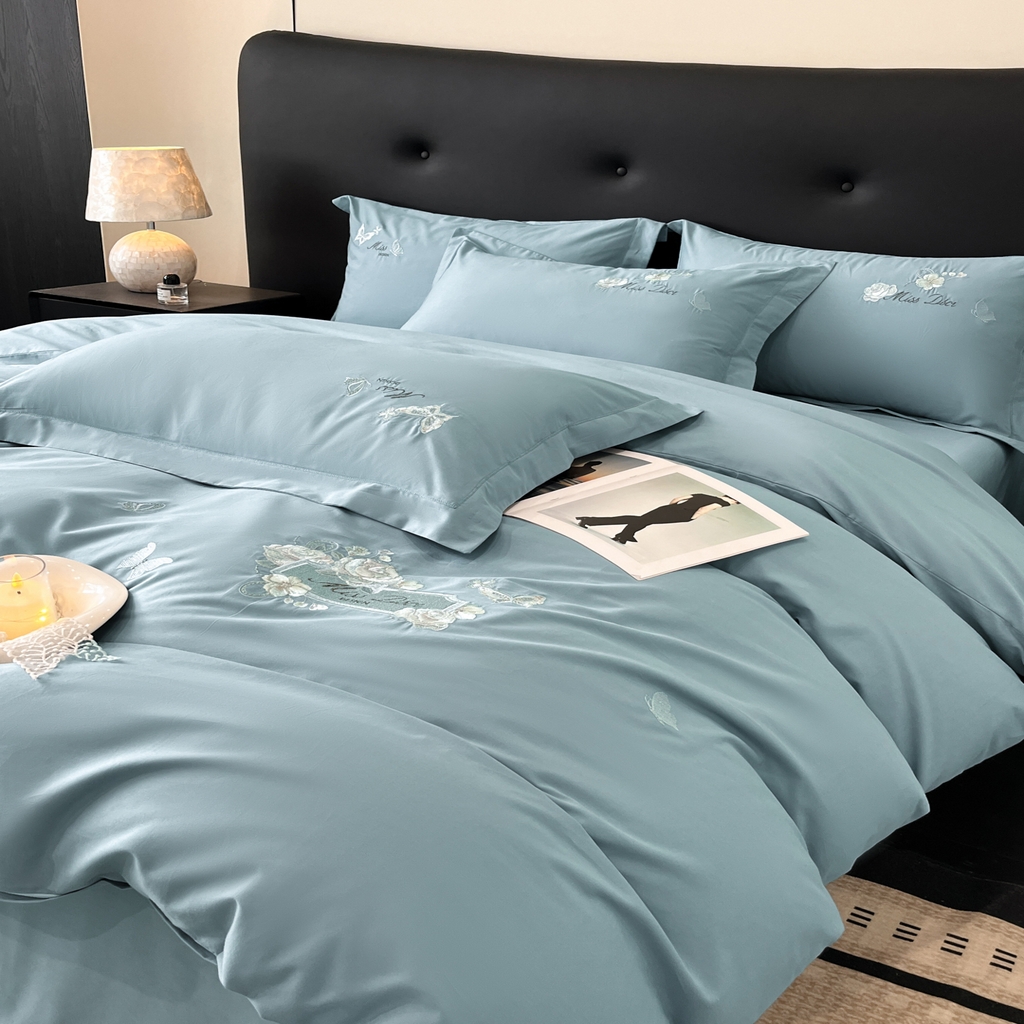 91家纺网 家纺一手货源 找家纺 禾时2025新款全棉磨毛刺绣四件套-香榭丽 云水蓝