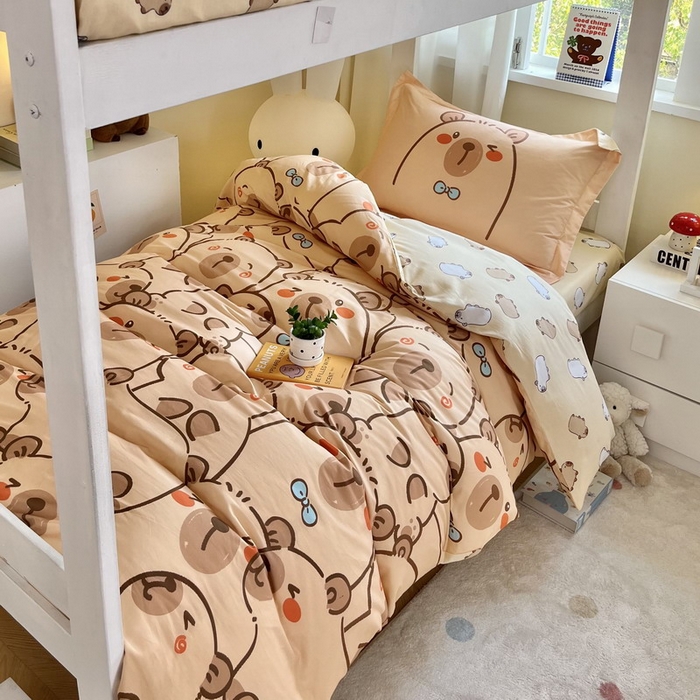 91家纺网 家纺一手货源 找家纺 蘭菲家纺 2025新款学生季卡皮巴拉系列全棉印花三件套 小卡