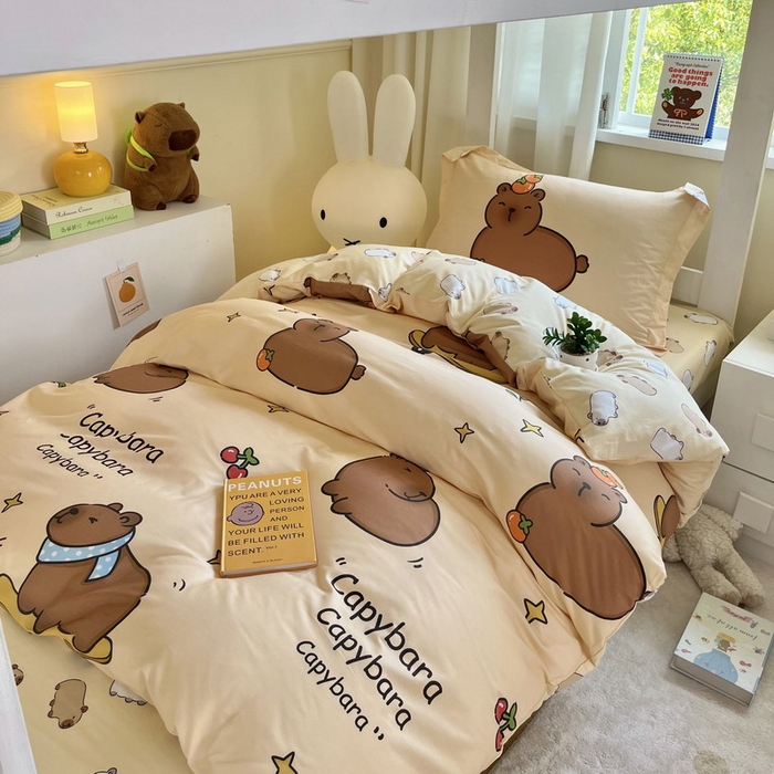 91家纺网 家纺一手货源 找家纺 蘭菲家纺 2025新款学生季卡皮巴拉系列全棉印花三件套 爱滑板