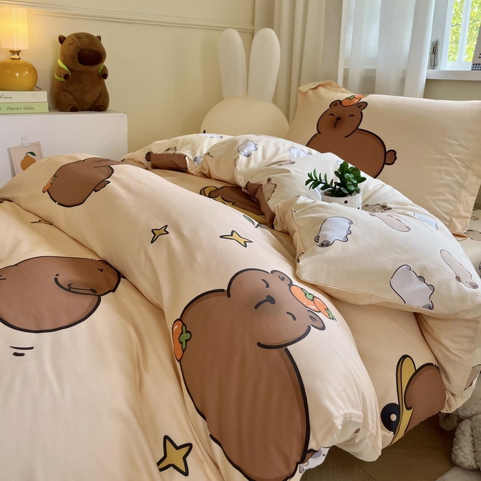 91家纺网 家纺一手货源 找家纺 蘭菲家纺 2025新款学生季卡皮巴拉系列全棉印花三件套 爱滑板