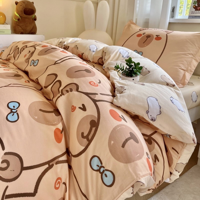 91家纺网 家纺一手货源 找家纺 蘭菲家纺 2025新款学生季卡皮巴拉系列全棉印花三件套 小卡