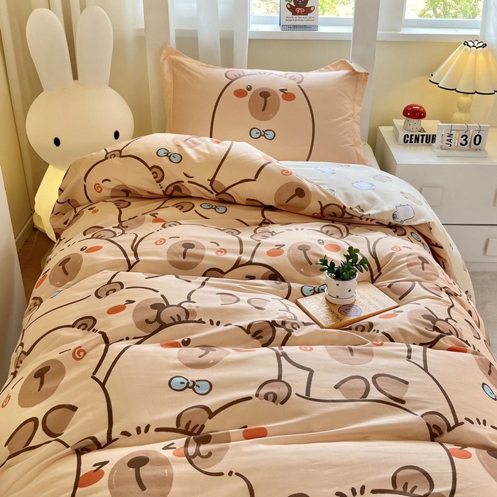 91家纺网 家纺一手货源 找家纺 蘭菲家纺 2025新款学生季卡皮巴拉系列全棉印花三件套 小卡