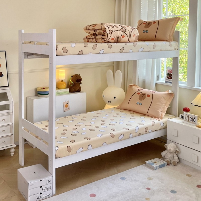 91家纺网 家纺一手货源 找家纺 蘭菲家纺 2025新款学生季卡皮巴拉系列全棉印花三件套 小卡