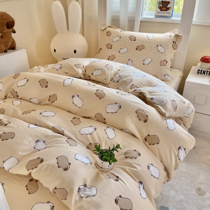 91家纺网 家纺一手货源 找家纺 蘭菲家纺 2025新款学生季卡皮巴拉系列全棉印花三件套 小奶豚