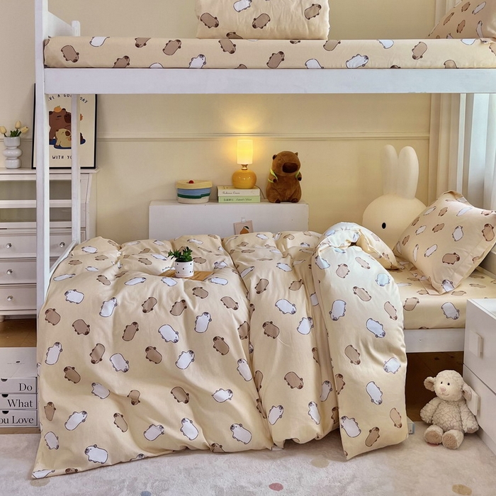 91家纺网 家纺一手货源 找家纺 蘭菲家纺 2025新款学生季卡皮巴拉系列全棉印花三件套 小奶豚