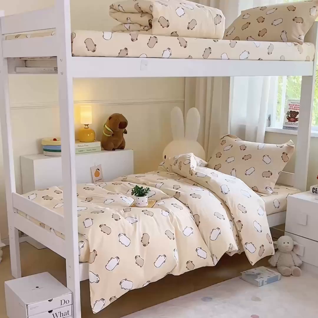 91家纺网 家纺一手货源 找家纺 蘭菲家纺 2025新款学生季卡皮巴拉系列全棉印花三件套 小奶豚