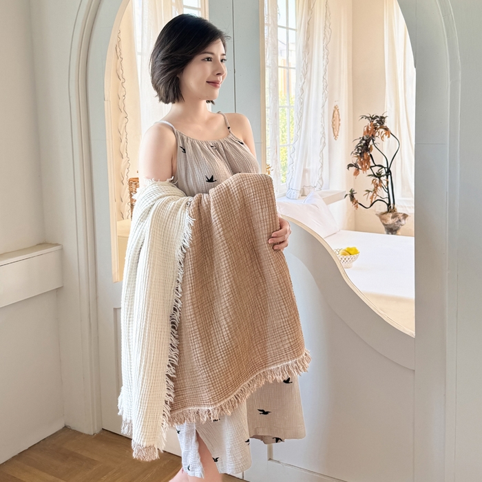 91家纺网 家纺一手货源 找家纺 丹本家纺 2025新款双层纱流苏全棉纯棉毯纯棉流苏款盖毯夏被夏凉被空调被 咖色