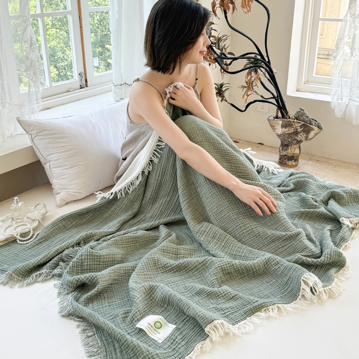 91家纺网 家纺一手货源 找家纺 丹本家纺 2025新款双层纱流苏全棉纯棉毯纯棉流苏款盖毯夏被夏凉被空调被 深绿色