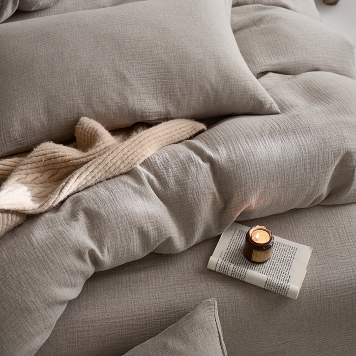 91家纺网 家纺一手货源 找家纺 清雅福2025秋冬新品棉麻双层皱皱纱四件套系列 时空灰